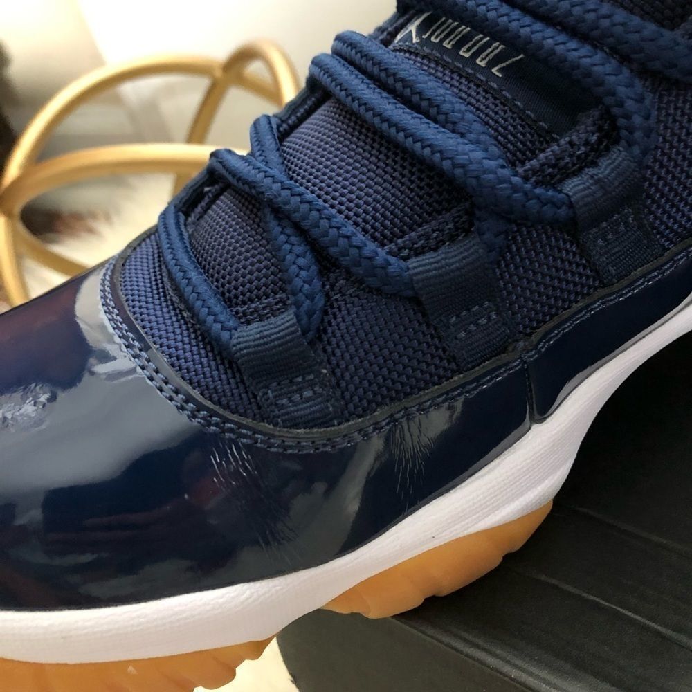 Air Jordan 11 Retro Low - Picture 6 of 7